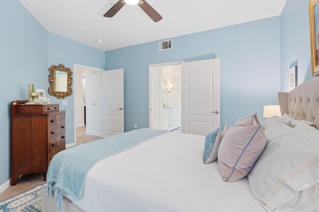 Building Photo - Single story condo in Natomas!