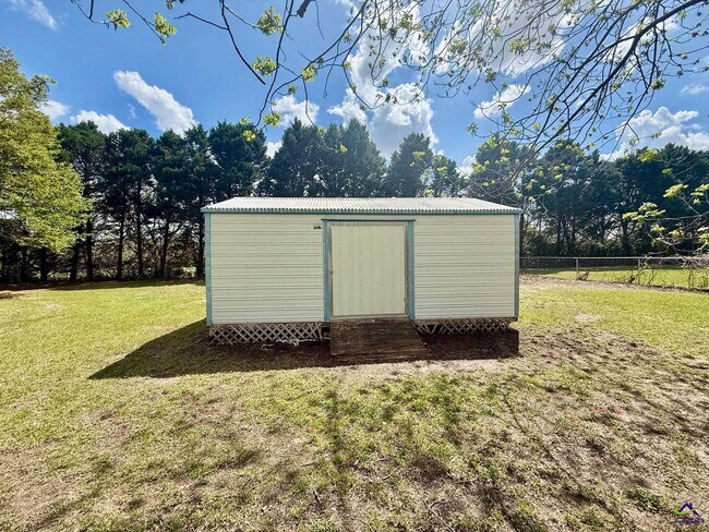 Building Photo - 104 Water Dr