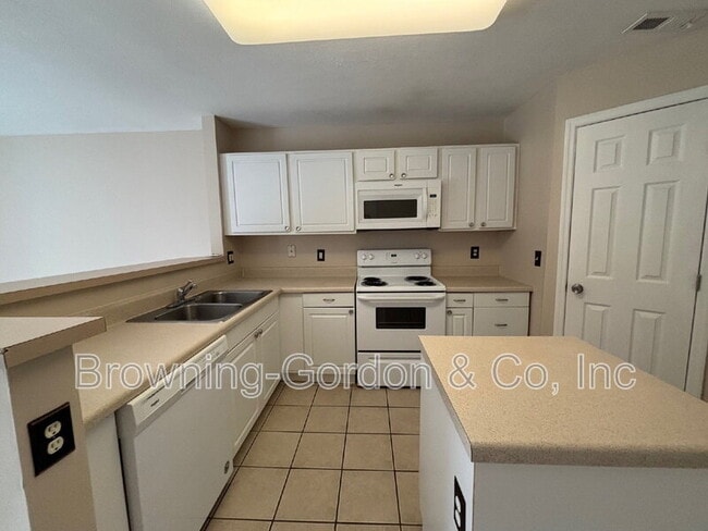 Building Photo - 3063 Harpeth Springs Dr