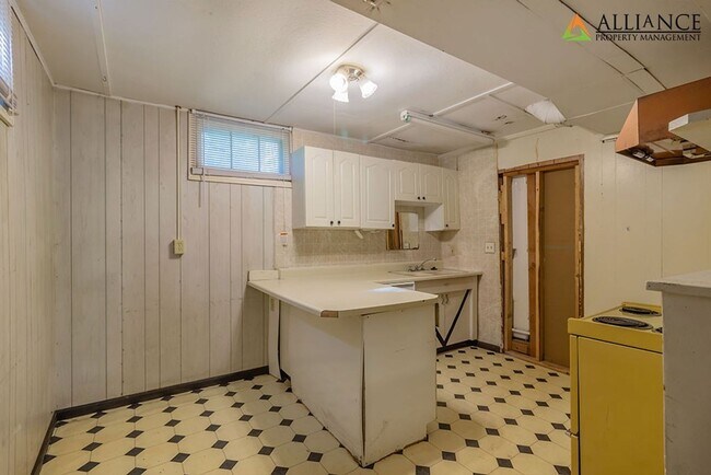 Building Photo - 1857 Anderson Ave