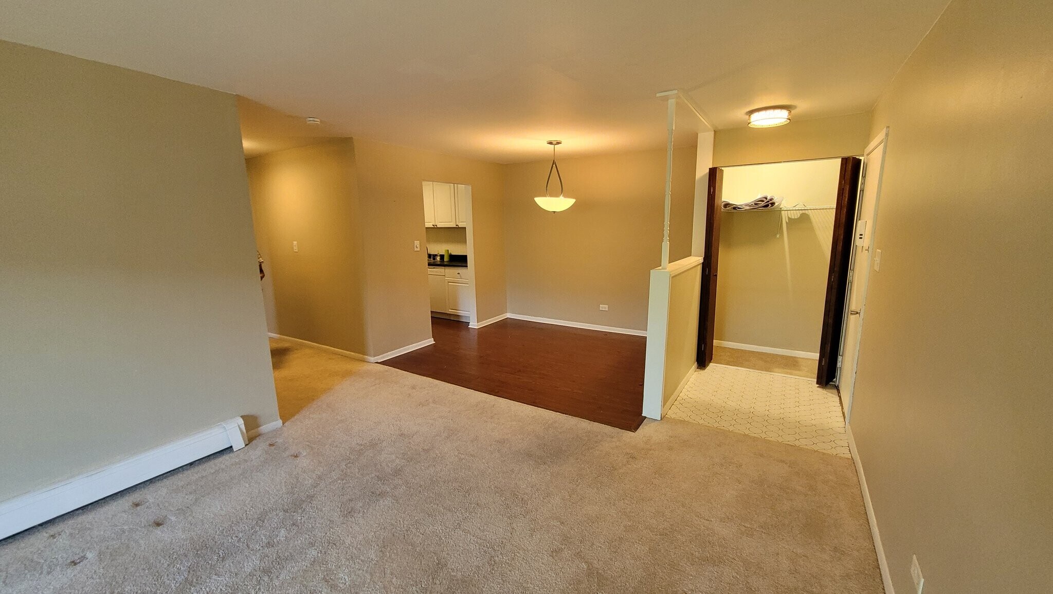 Building Photo - 580 Mesa Dr