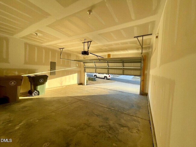 Building Photo - 129 Rushmore Ave