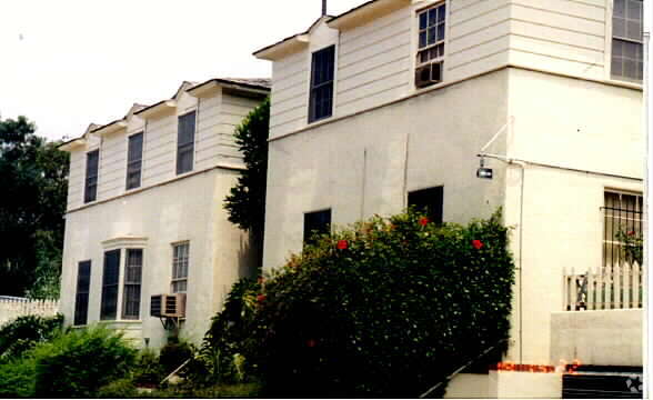 Building Photo - 200-216 N Commonwealth Ave