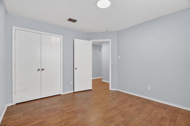 Building Photo - 1435 Queen Annes Dr