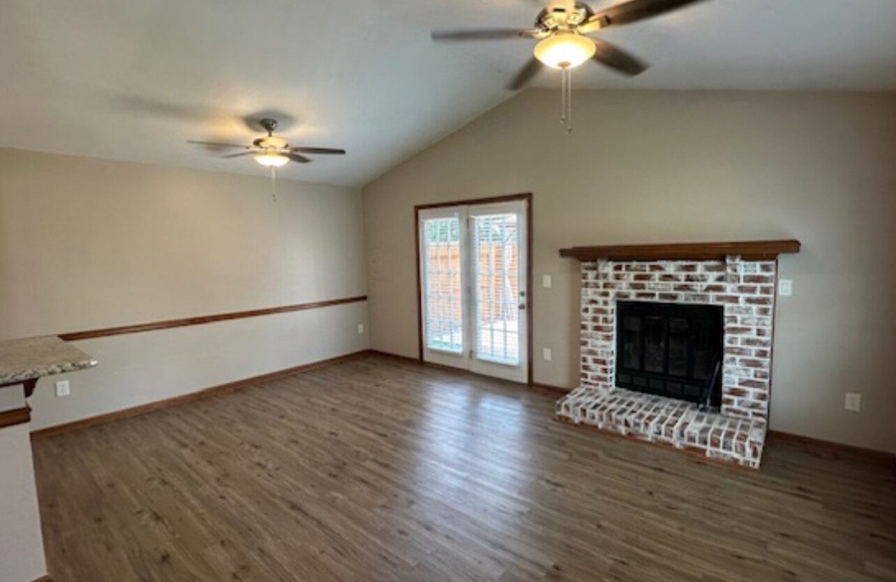 Building Photo - 1651 Sword Dancer Dr