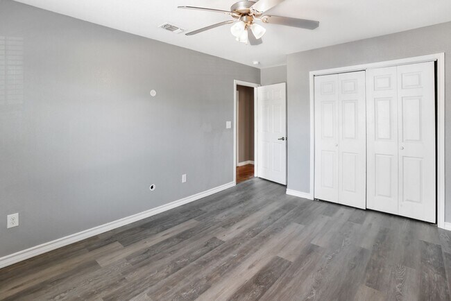 Building Photo - 939 John Page Dr