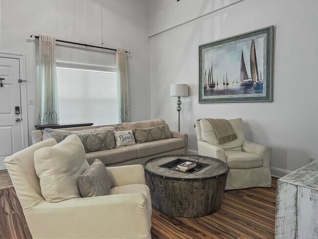 Building Photo - Fully furnished 3-Bedroom in The Plaza of Destin