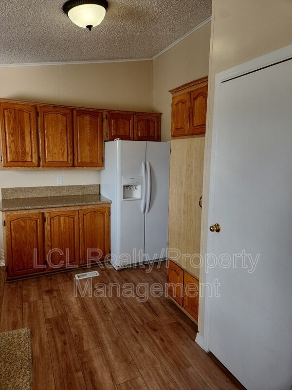 Building Photo - 25795 Leon Rd
