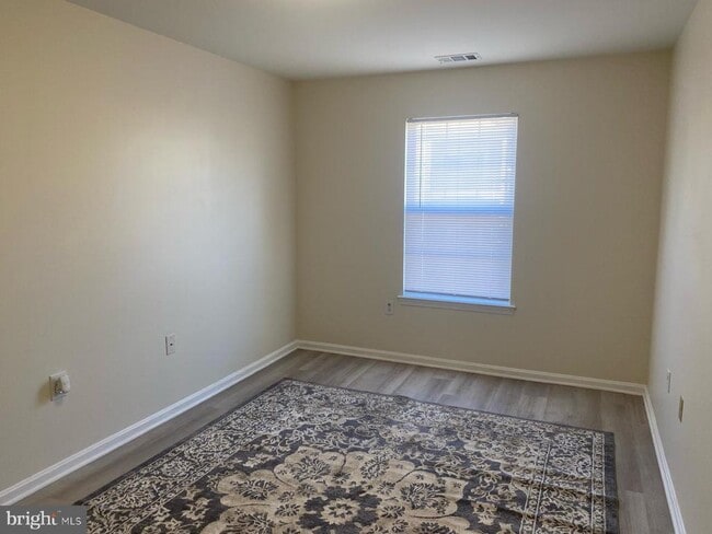 Building Photo - 9470 Scarlet Oak Dr