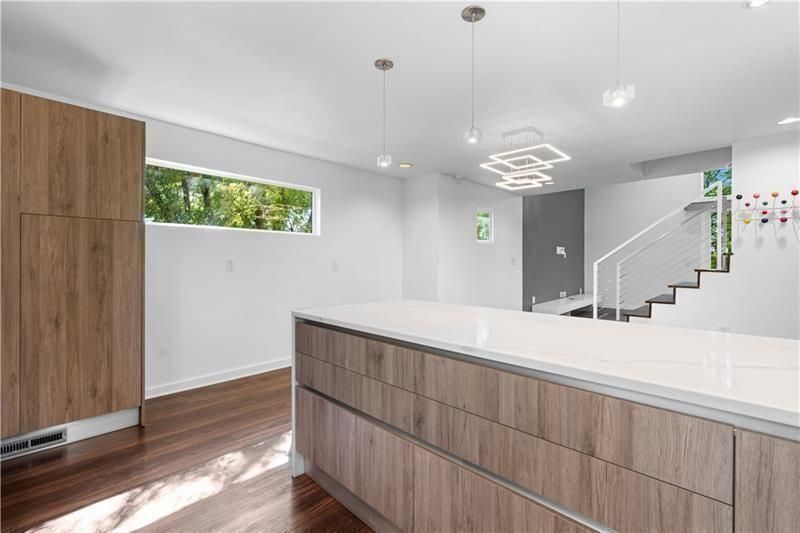 Building Photo - 5 Krog St NE