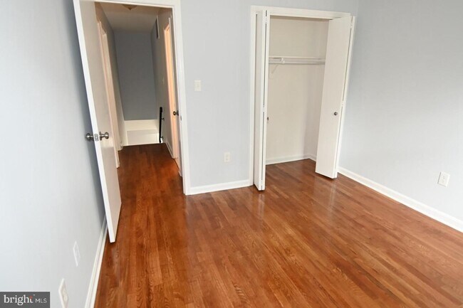 Building Photo - 1009 N Van Dorn St