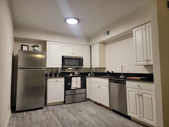 Interior Photo - S&T Plaza Apartments