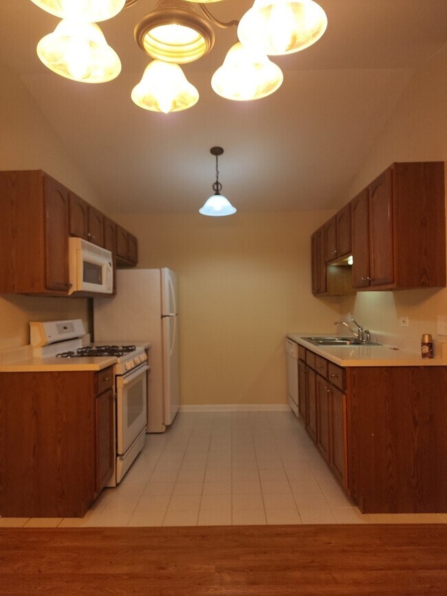Building Photo - 1171 N Red Oak Cir