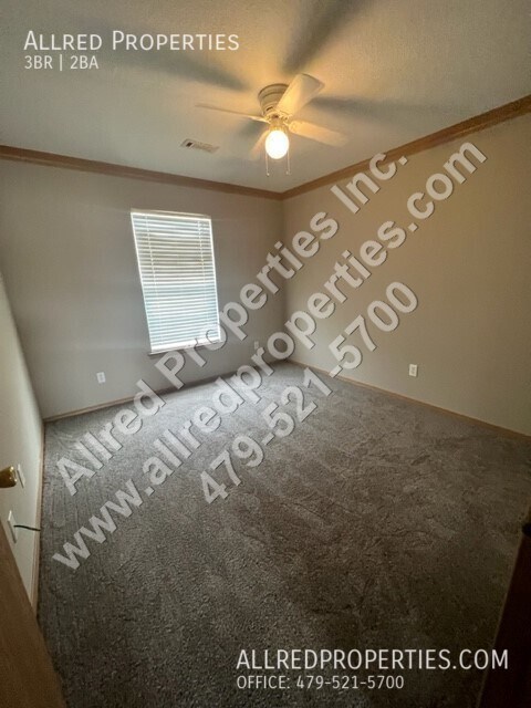 Building Photo - DUPLEX IN SPRINGDALE