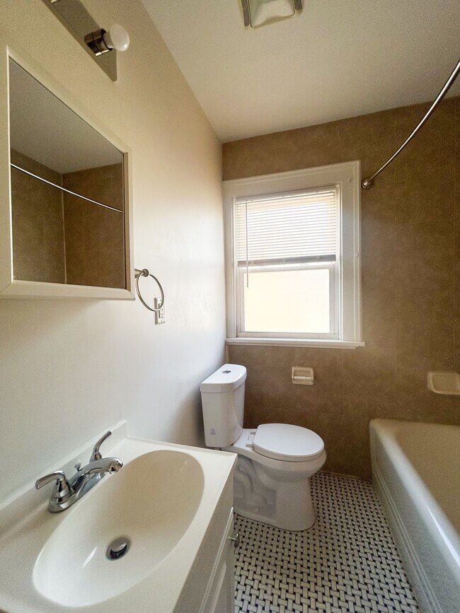 Building Photo - 6338 Hamilton Ave