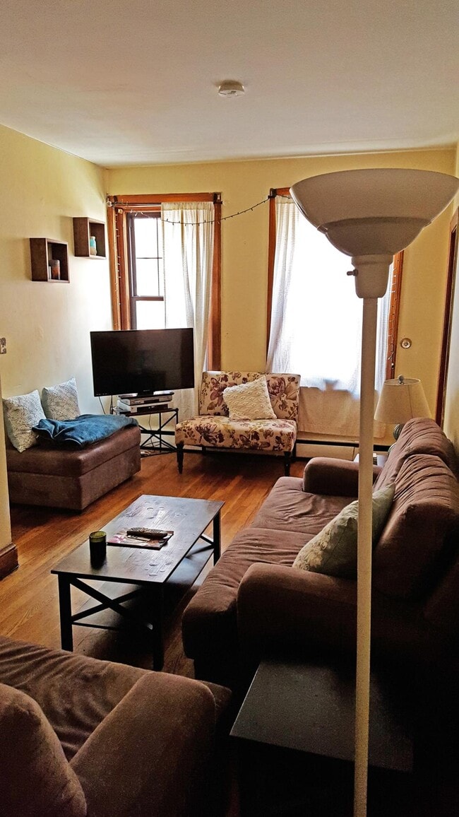 Building Photo - 4 bedroom in Boston MA 02113