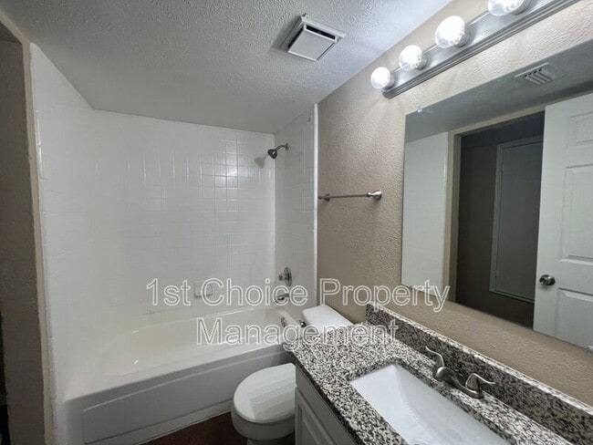 Building Photo - 6714 Old Stone Dr