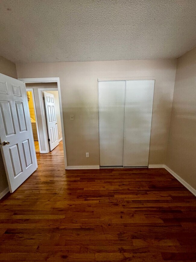 Building Photo - 3 Bedroom one level Home in Stratton Meadows