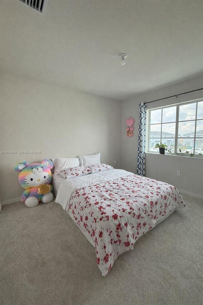 Building Photo - 1081 NW 5th St