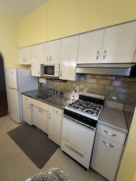 Building Photo - 2258 S Compton Ave