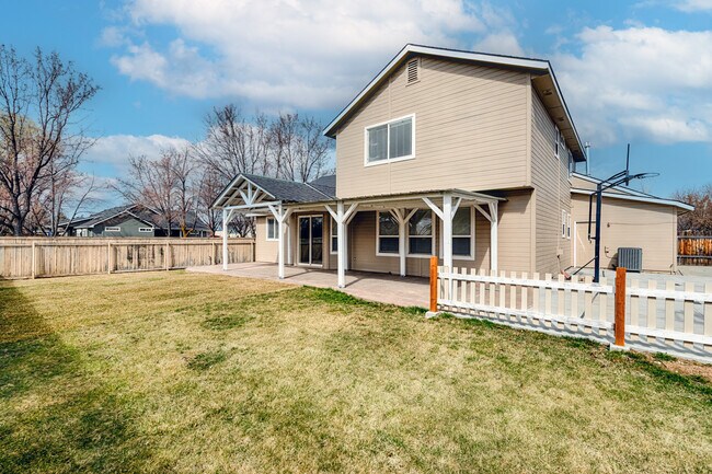 Building Photo - 2109 E Redwick Dr