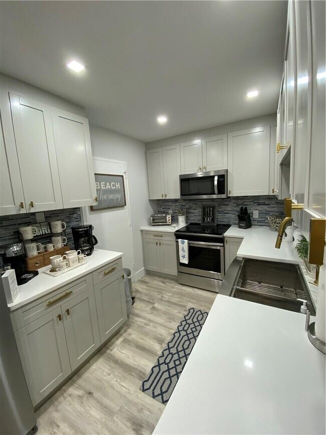 Building Photo - 4250 Galt Ocean Dr