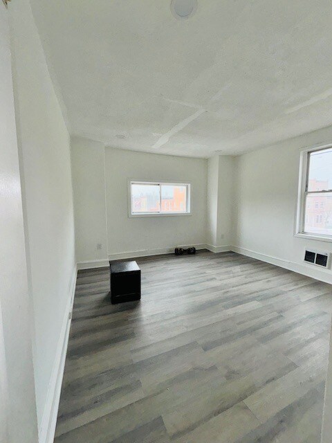 Building Photo - 2029 E Tioga St