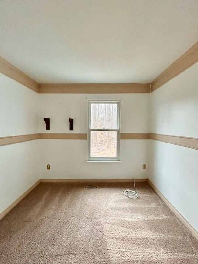 Building Photo - 9 Long Green Ct