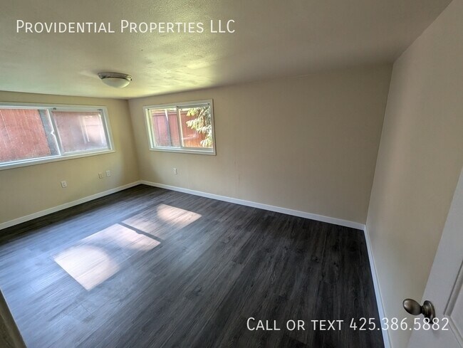 Building Photo - 13461 Redmond Wy