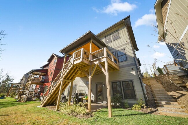 Building Photo - Fully Furnished | Asheville Area | 3–12 Month Leases Available