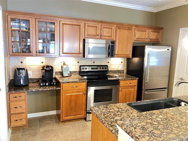 Building Photo - 331 Scio Village Ct