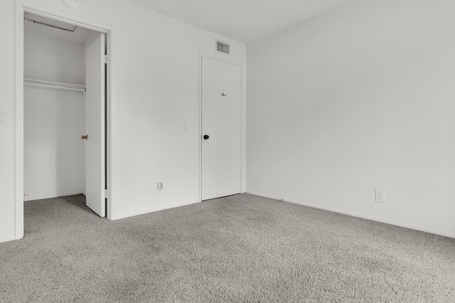 Building Photo - 95 Rockwood