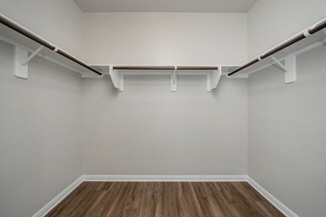 Building Photo - Spacious Townhome Available Now!