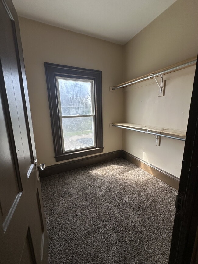 Building Photo - 802 McKinley St