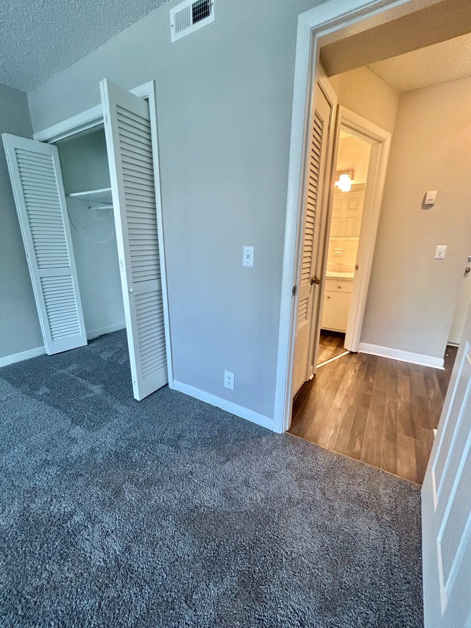 Building Photo - 1005 Hickory Hill Ln