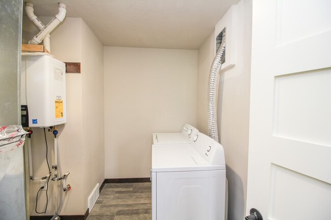 Building Photo - Brand New 3 bed 2 bath in Tea