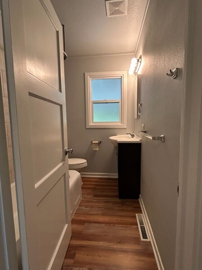 Building Photo - 224go