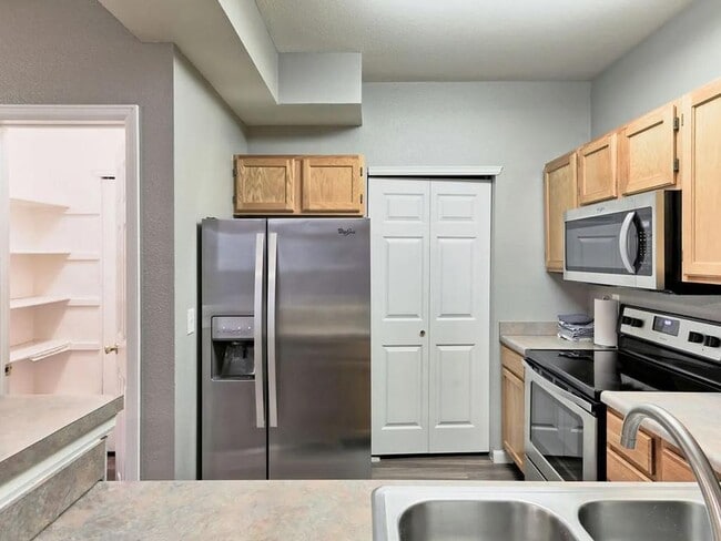 Building Photo - 4545 Wheaton Dr