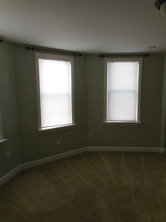 Building Photo - 608 Green St