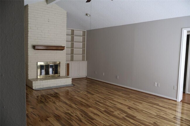 Building Photo - 12907 Maxfield Dr