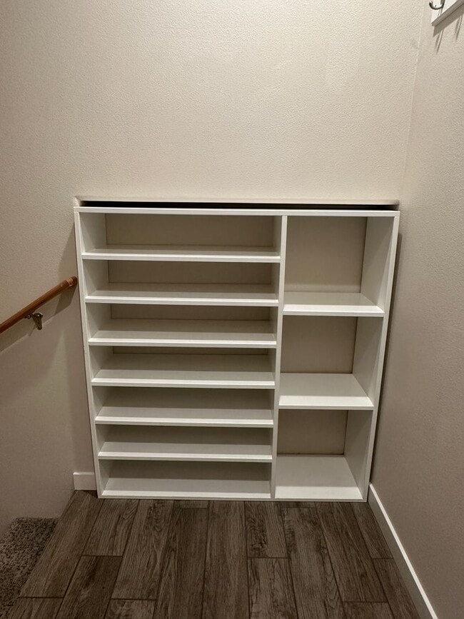 Building Photo - Spacious Duplex in Badger Mountain South