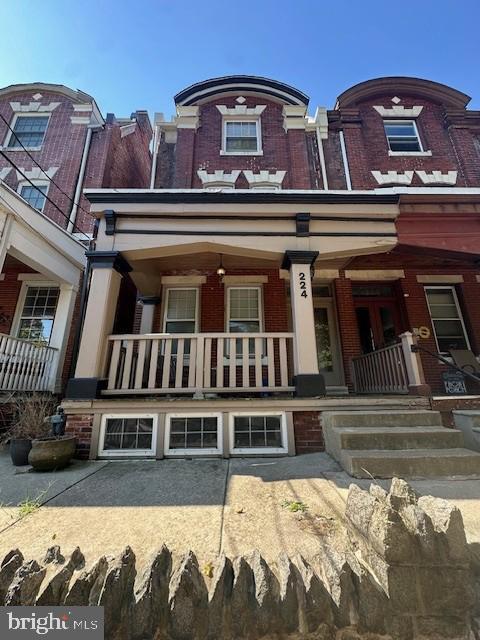 Building Photo - 224 W 14th St