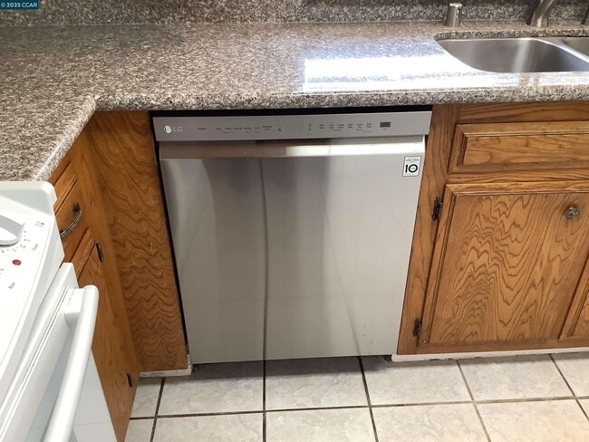 Building Photo - 2265 Jacqueline Dr