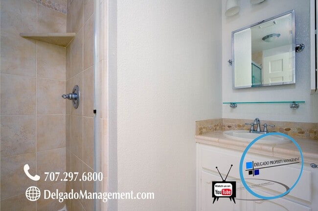 Building Photo - Benicia! Large two bedroom, two and half b...