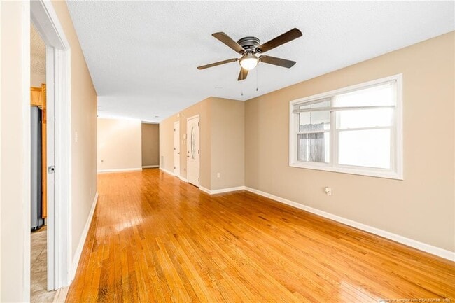 Building Photo - 1709 Sandy Run Rd