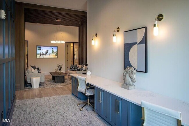 Building Photo - 2000 Olivewood St