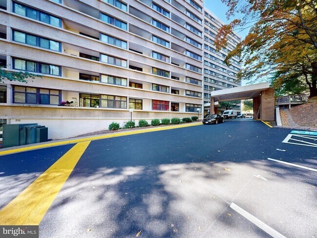 Building Photo - 5911 Edsall Rd