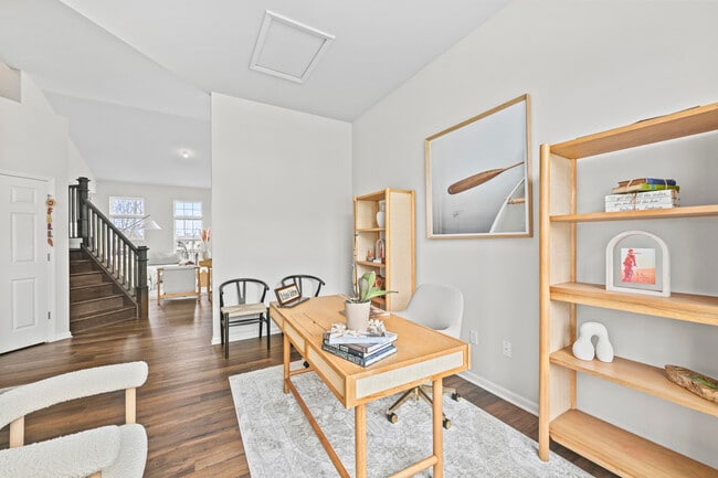 Building Photo - 1868 Forest View Ct