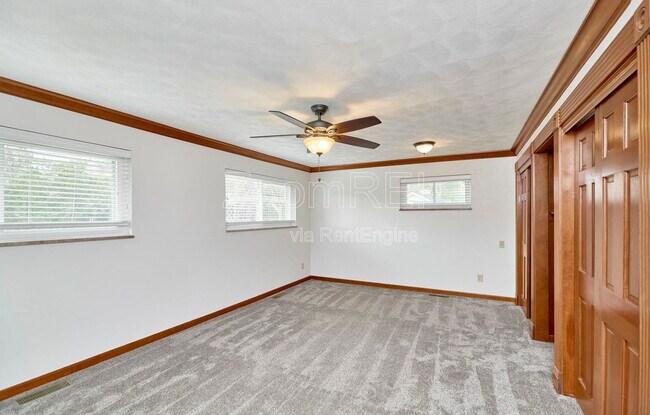 Building Photo - 9210 Medallion Ct