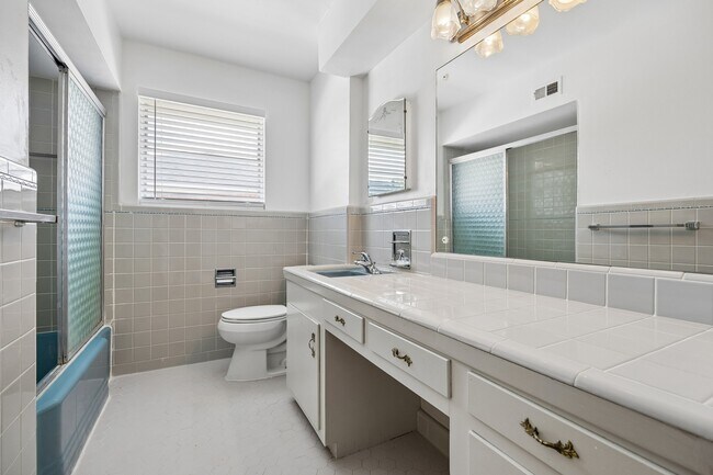 Building Photo - 4126 Martinshire Dr